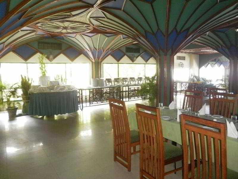 Peacock Beach Hotel Хамбантота Екстер'єр фото