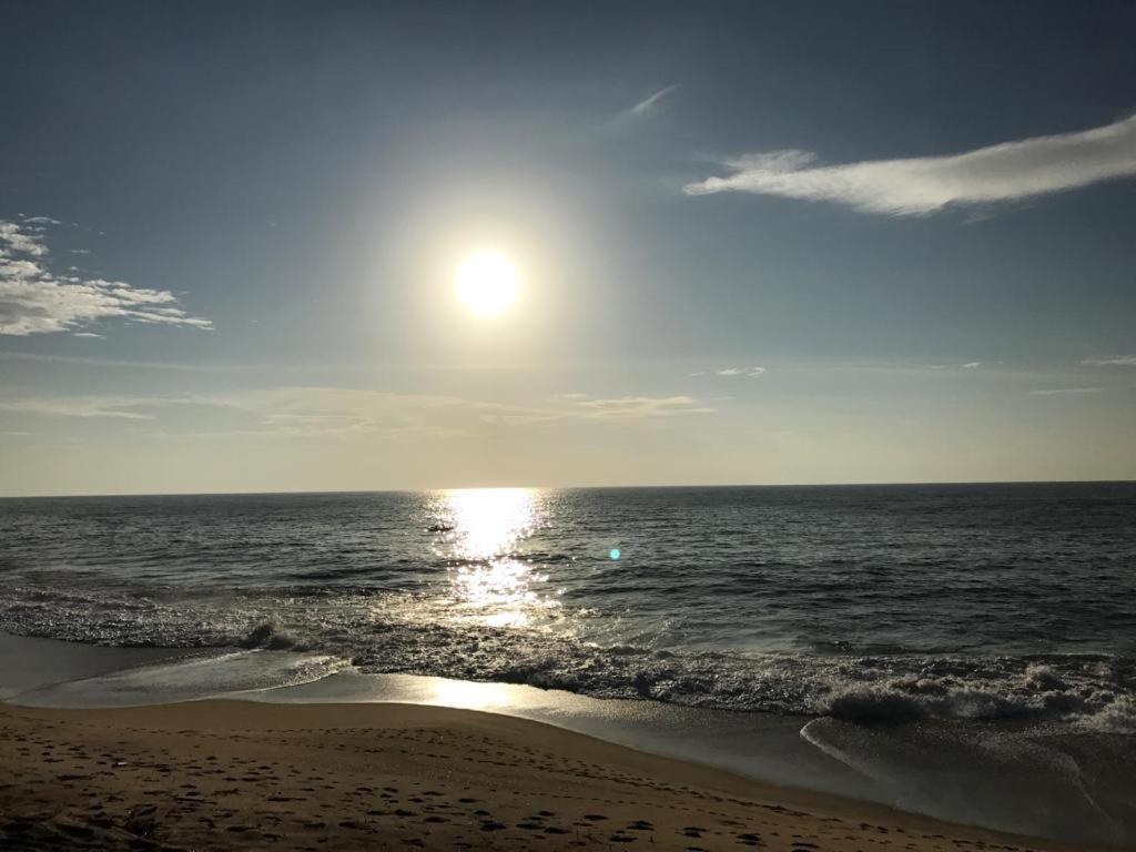 Peacock Beach Hotel Хамбантота Екстер'єр фото