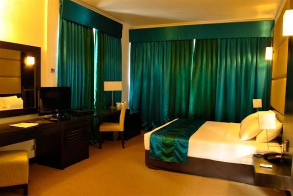 Peacock Beach Hotel Хамбантота Екстер'єр фото